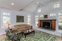 60 Red Gate, Amherst