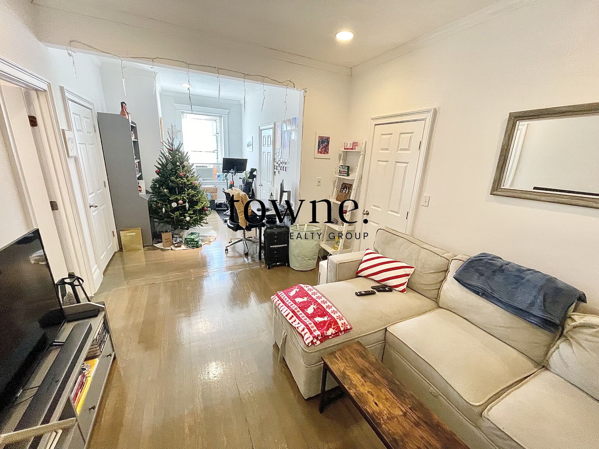 106 Queensberry St, Fenway