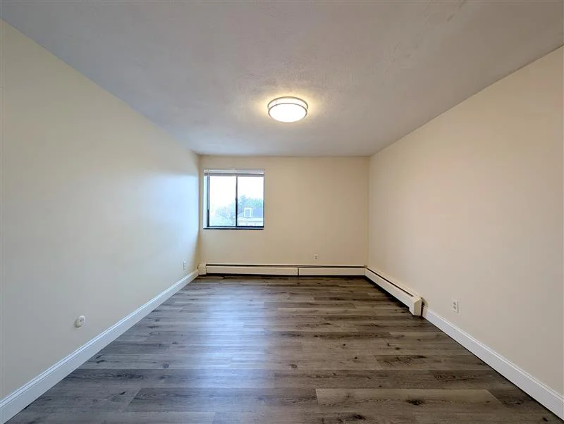 86 Newbury St, Teele Square
