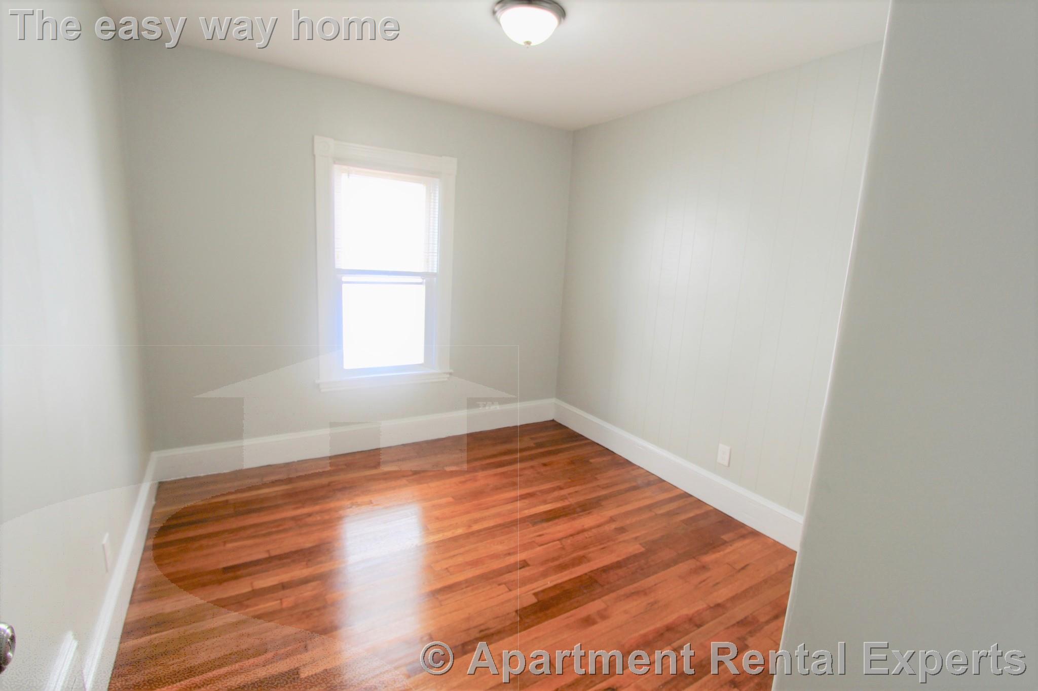 34 Russell St, Malden Center