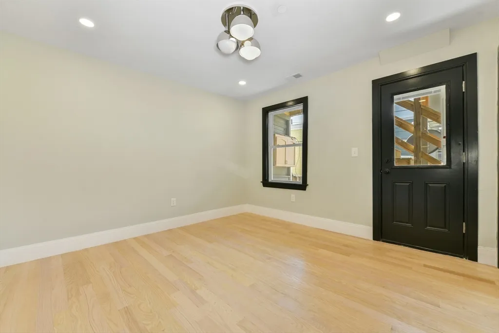 6 Brooks St, East Boston