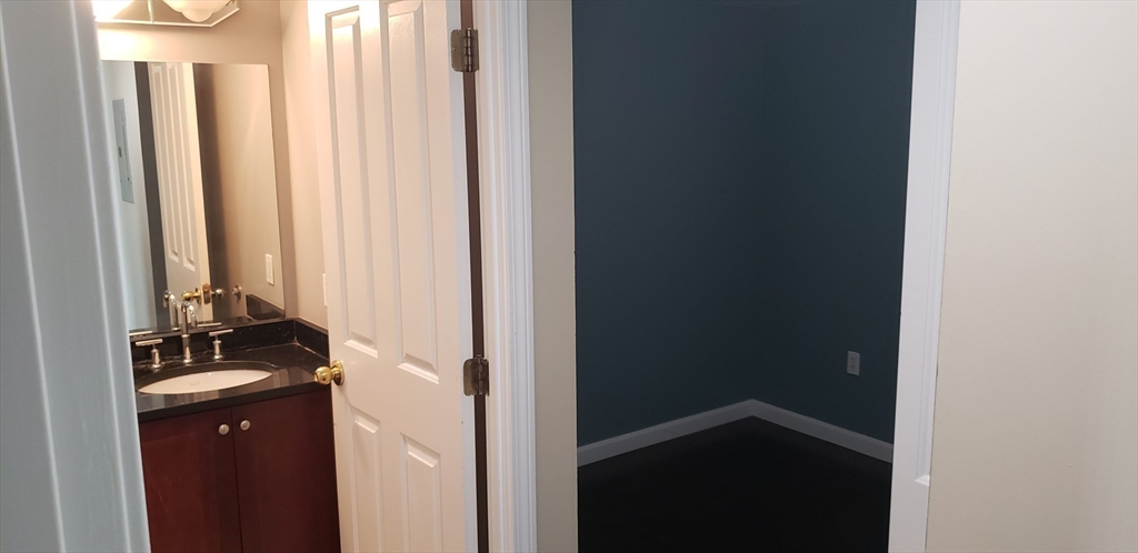 8 Museum Way, East Cambridge