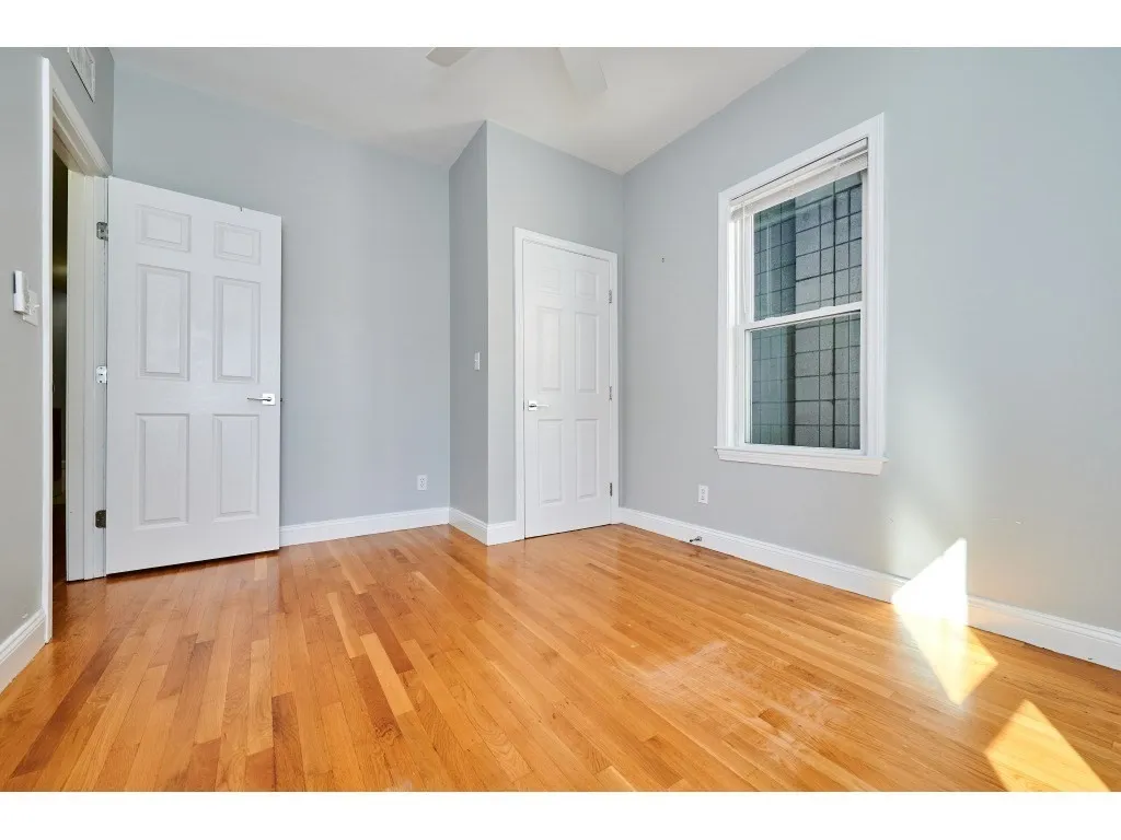 5 Transit St, South Boston