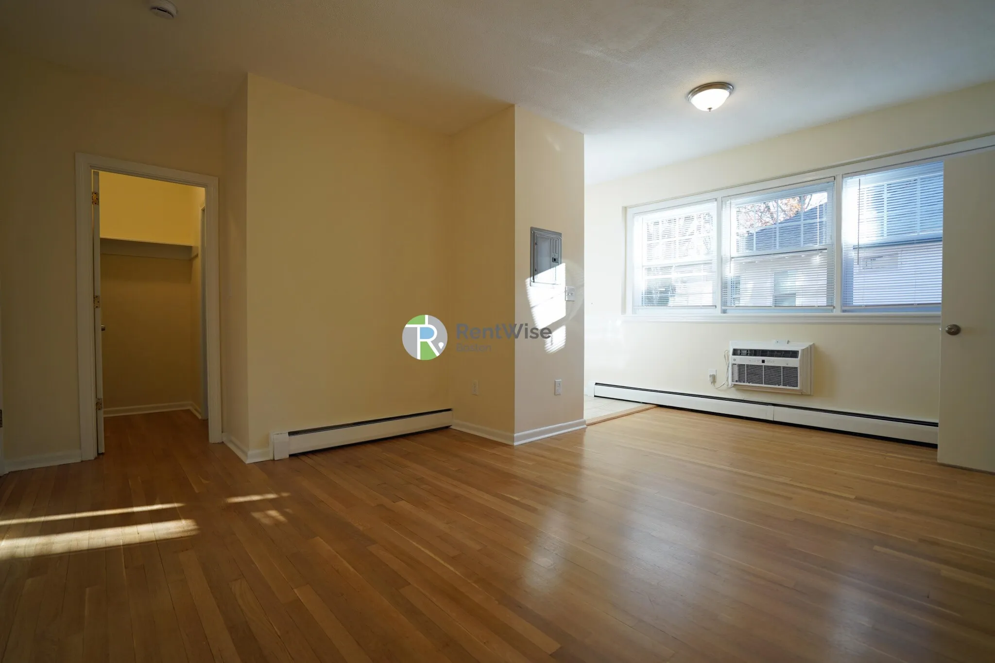 2018 Commonwealth Ave, Brighton