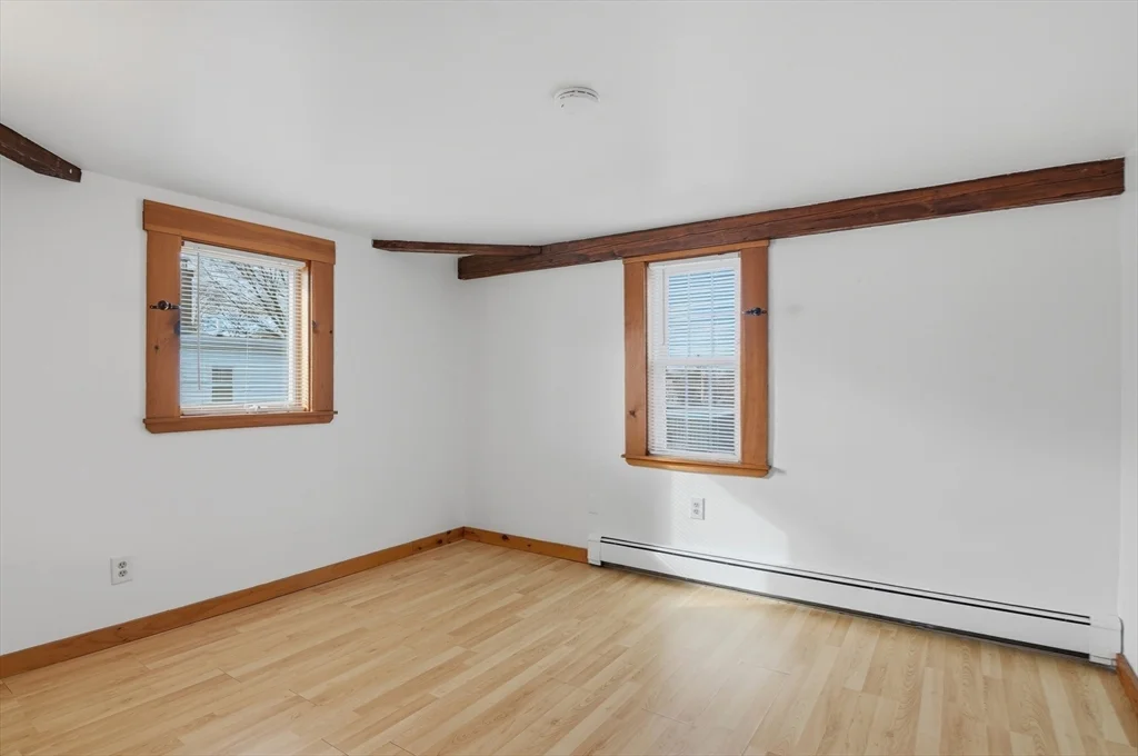 92 Main St, Hopkinton