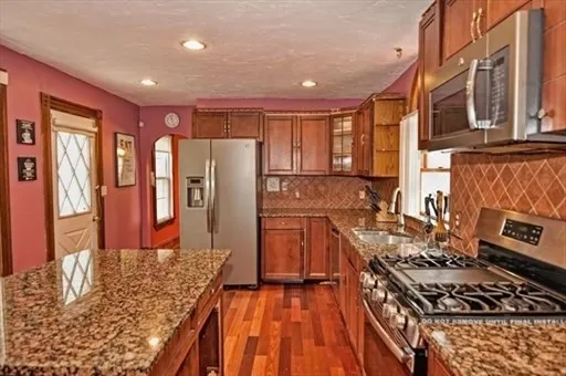 2 Traverse St, Canton