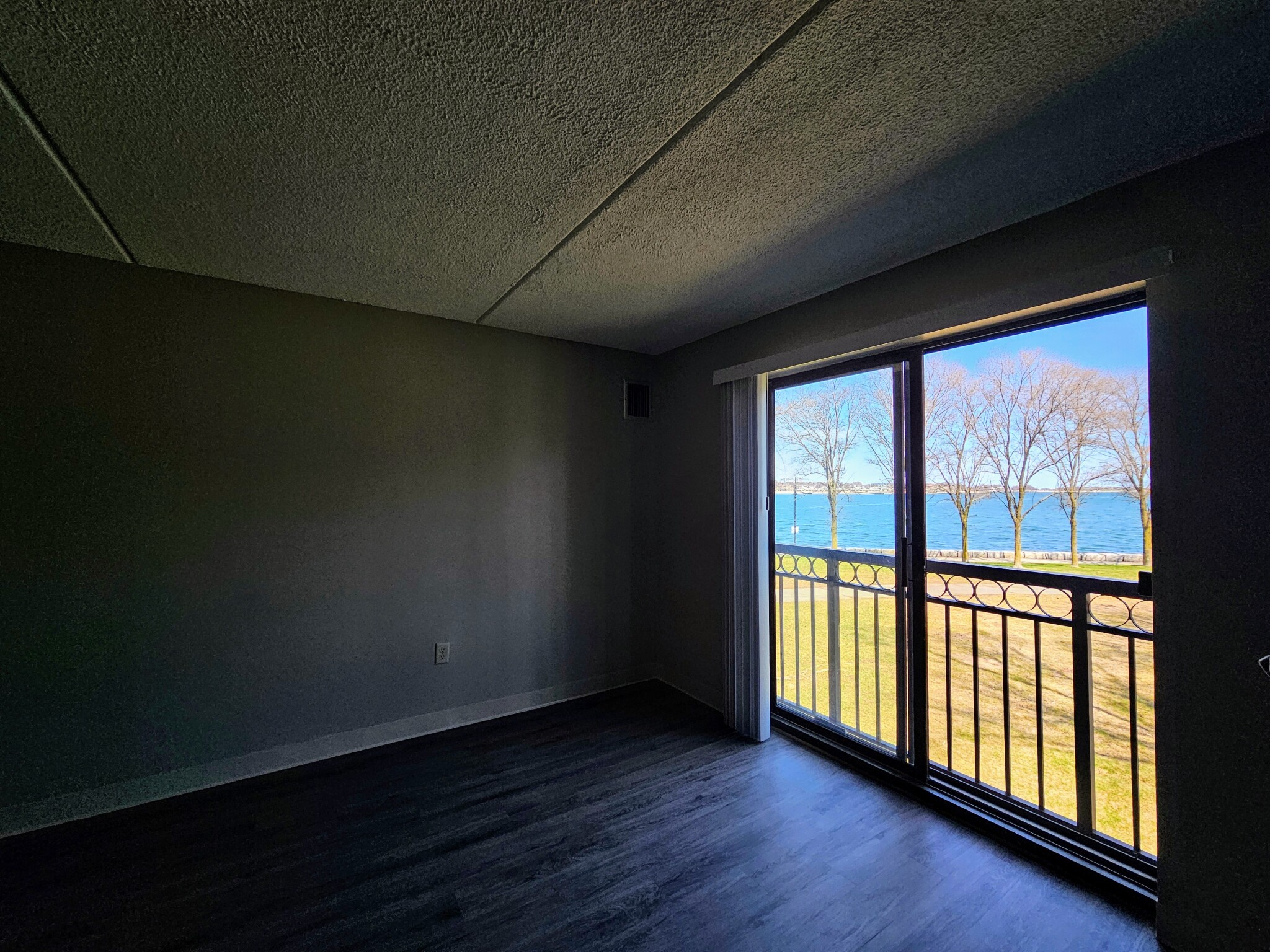 65 North Point Dr, Dorchester