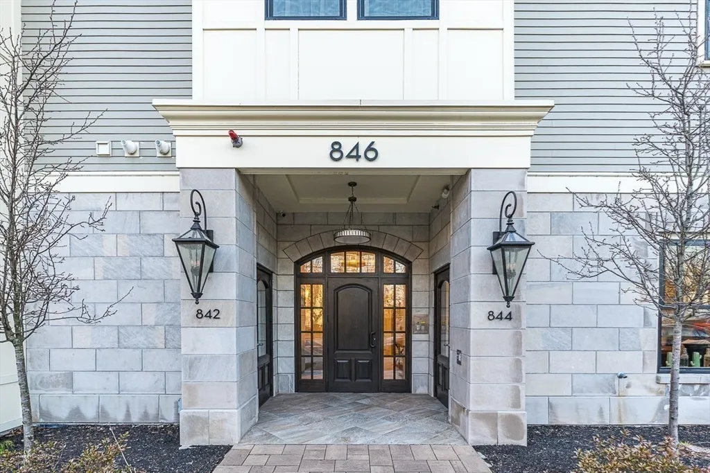 846 Main St, Winchester