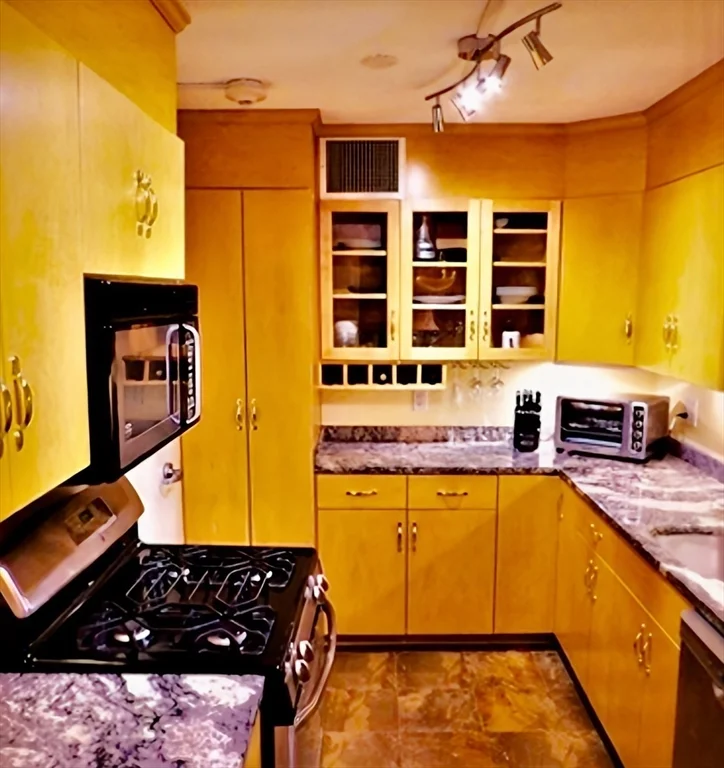 33 Pond Ave, Brookline Village