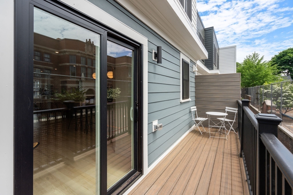 176 School St, Jamaica Plain