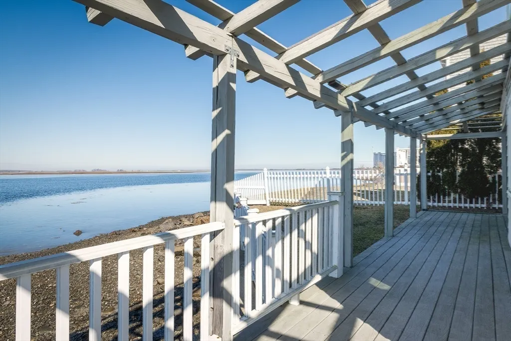 33 Eagle Hill Rd, Great Neck