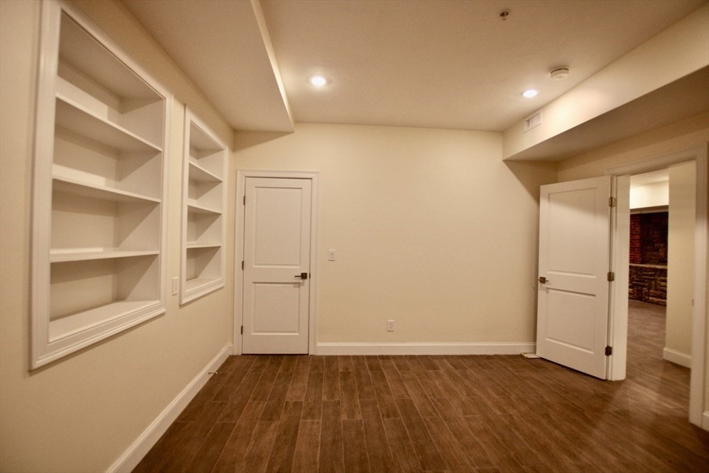 1616 Beacon St, Corey Hill