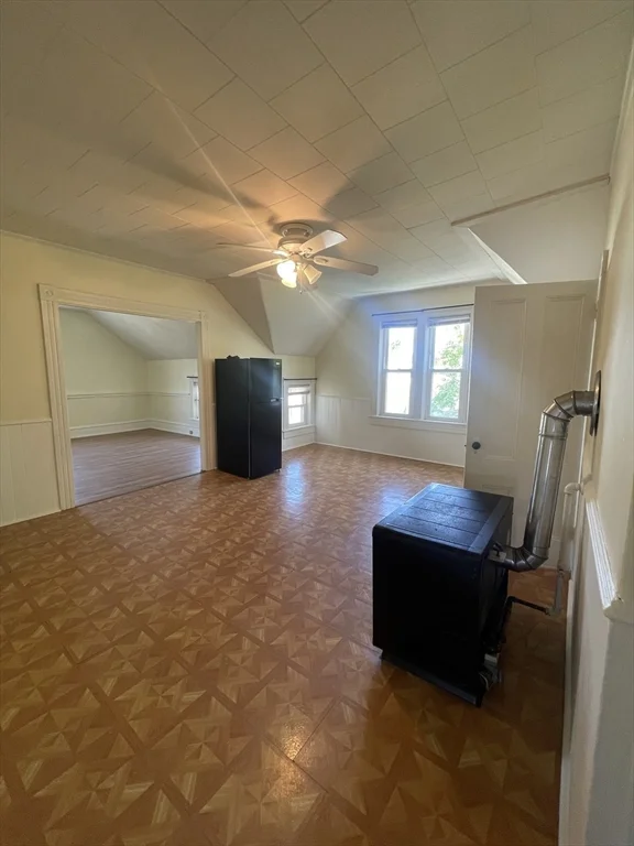 709 Maple St, Fall River