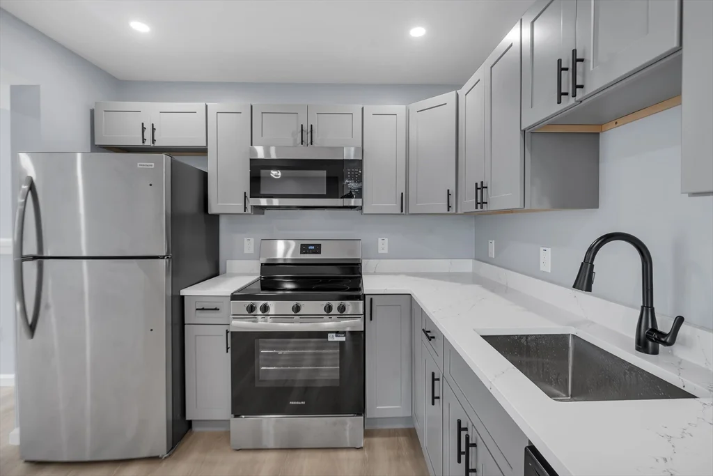 160 Chatham, Providence