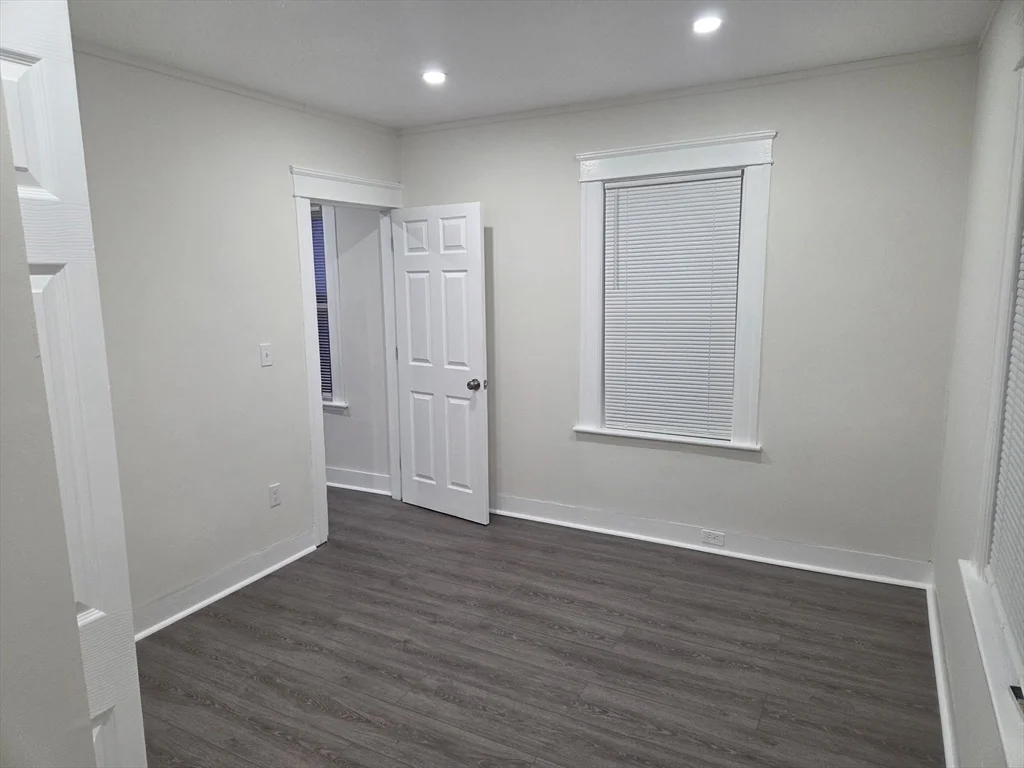 11 Rice Ave, Shrewsbury