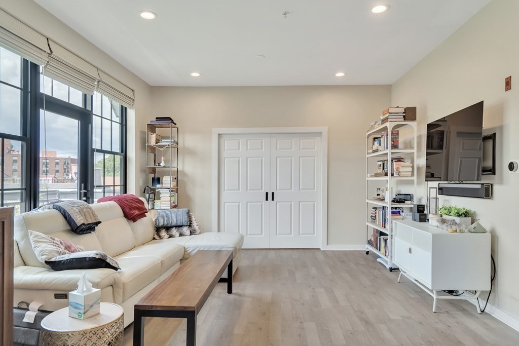 944 Dorchester, Dorchester