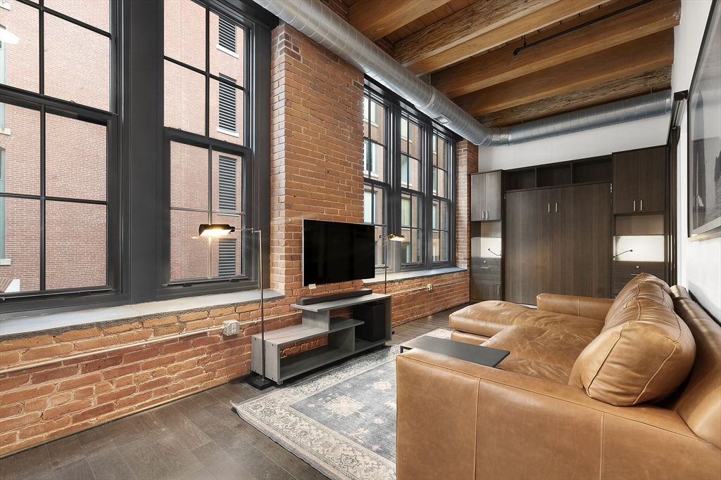 319 A St, Seaport District