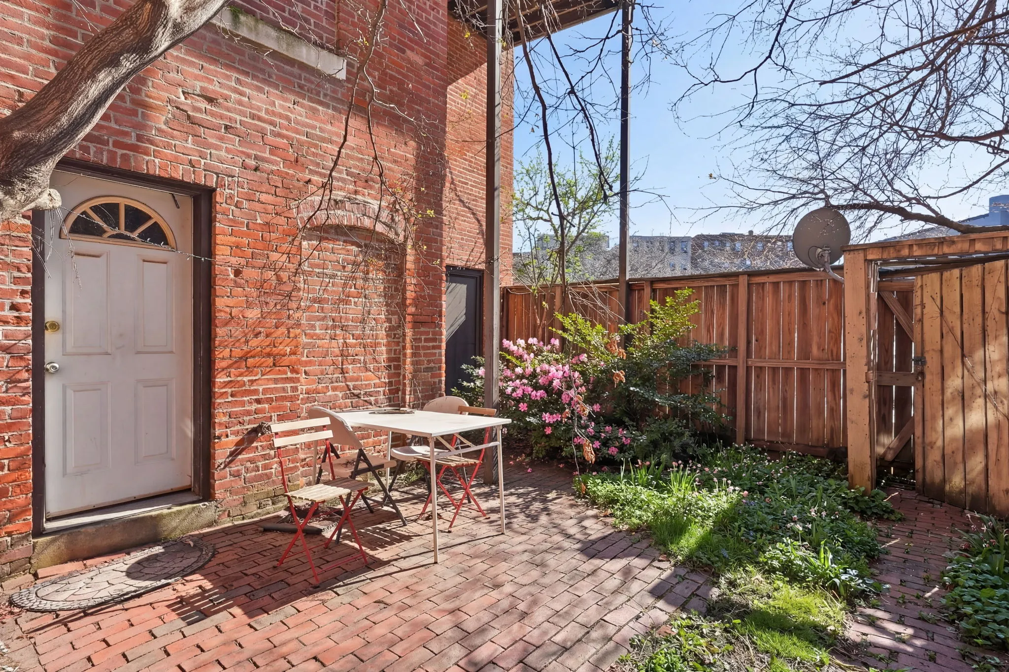 104 Gainsborough St, Fenway