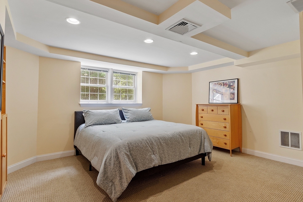 22 Periwinkle Way, North Andover