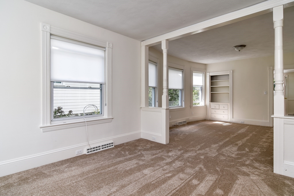 76 Walnut St, Natick