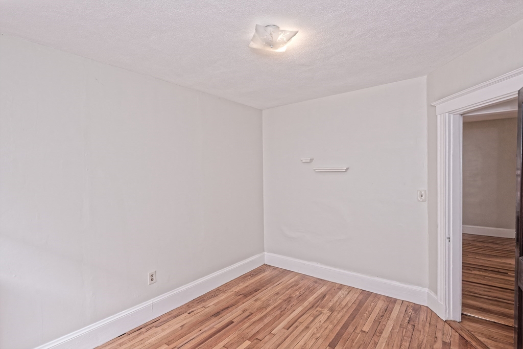 23-25 St James Ter, Newton