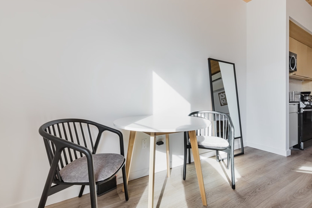 154 Broadway, East Somerville