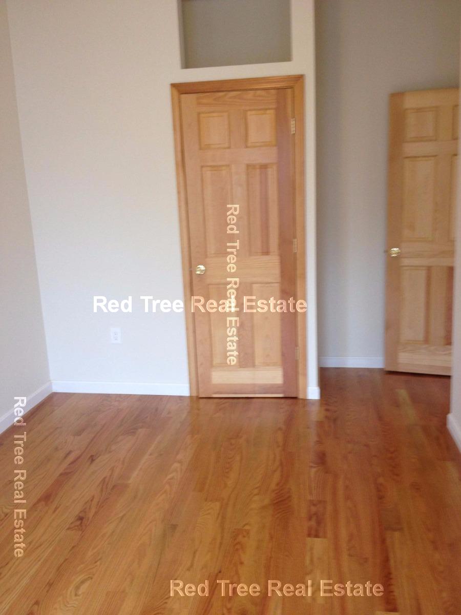 10 Moreland St, Roxbury