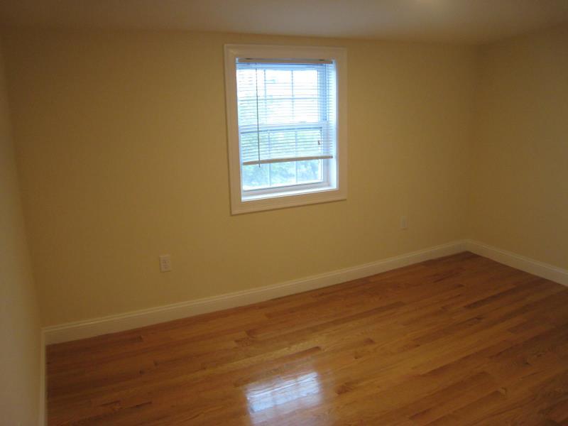 614 Main St, Medford