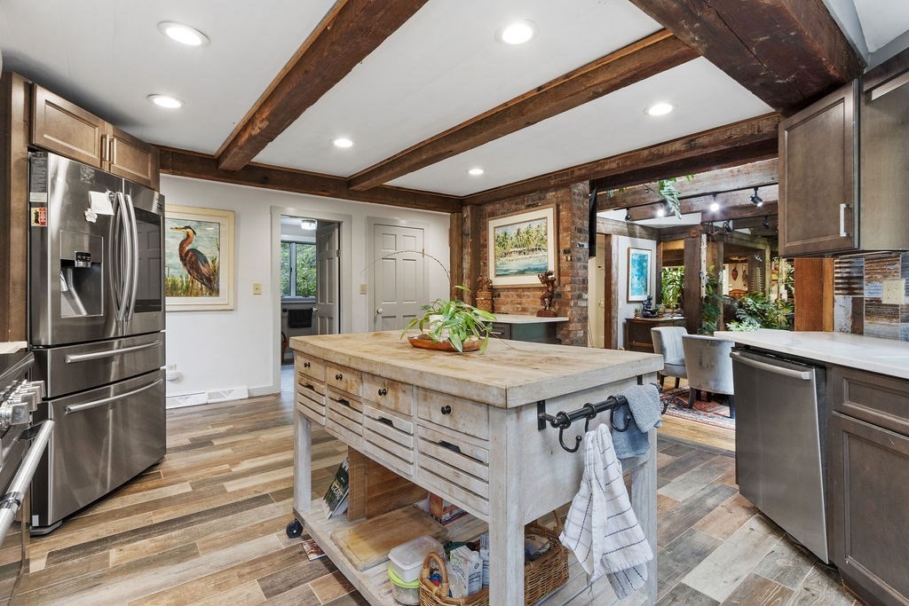 210 Washington St, Sherborn