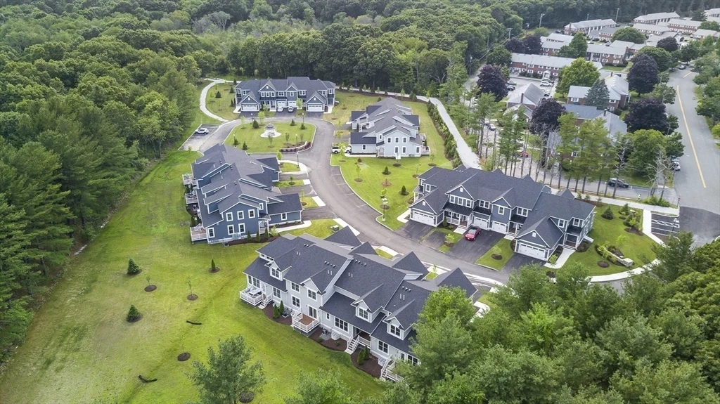 19 Lily Pond Ln, Lexington