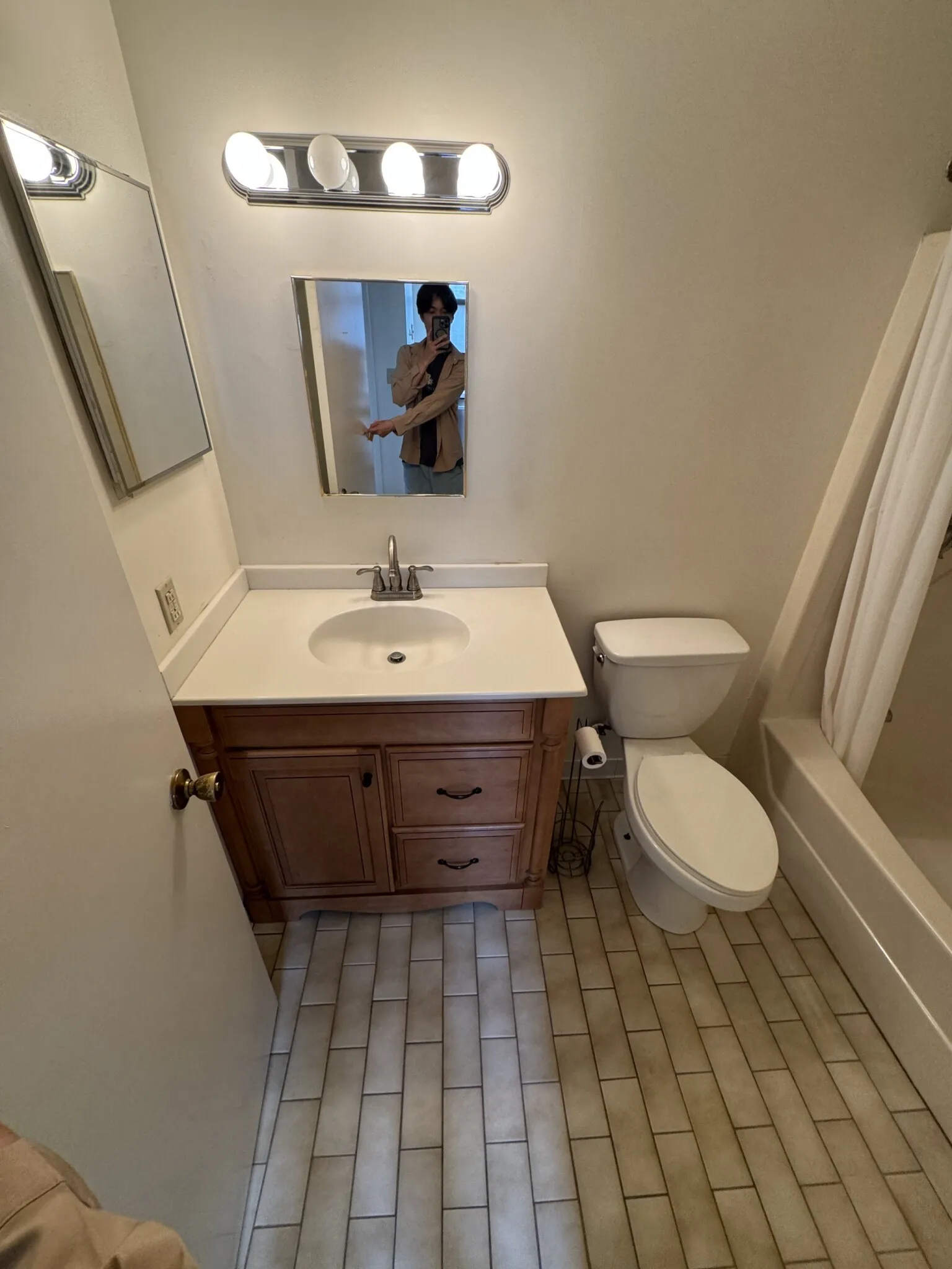 102 Gainsborough St, Fenway