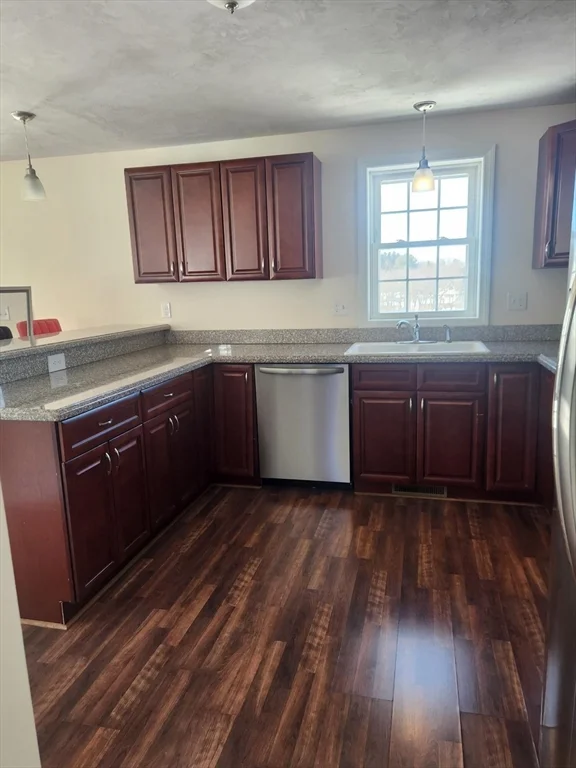 24 Bittersweet Blvd, Worcester