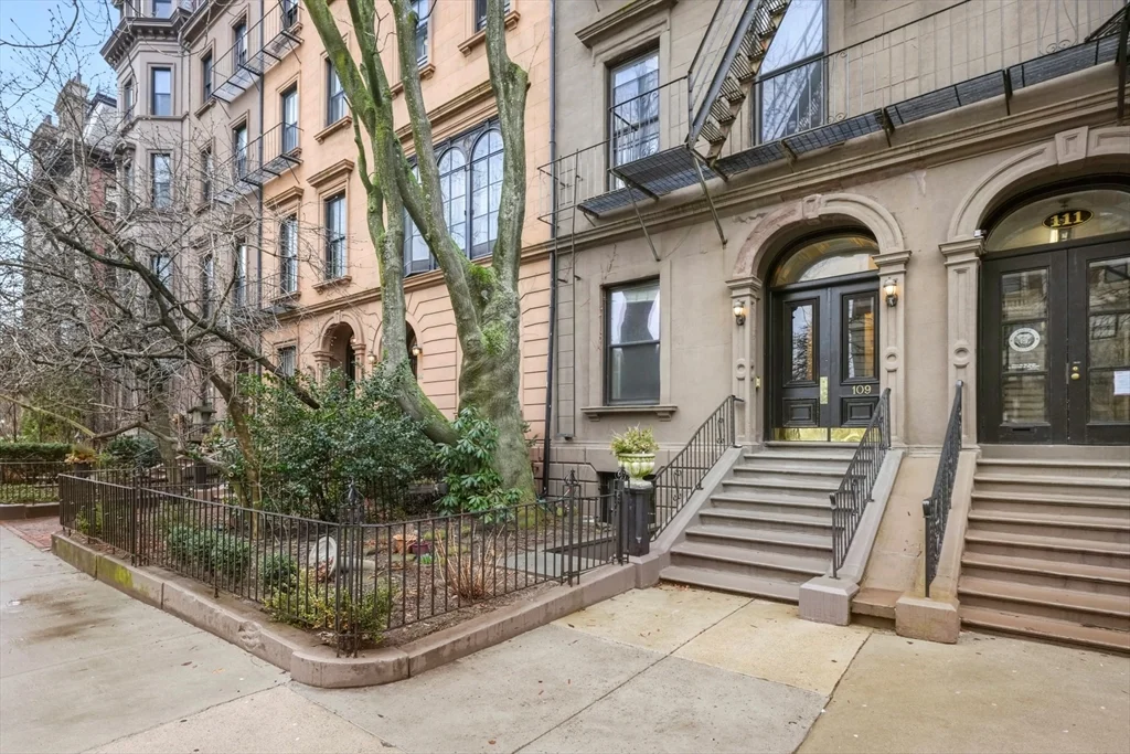 109 Beacon St, Back Bay