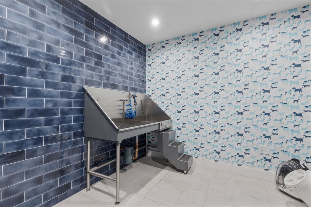 99 Sumner St, East Boston