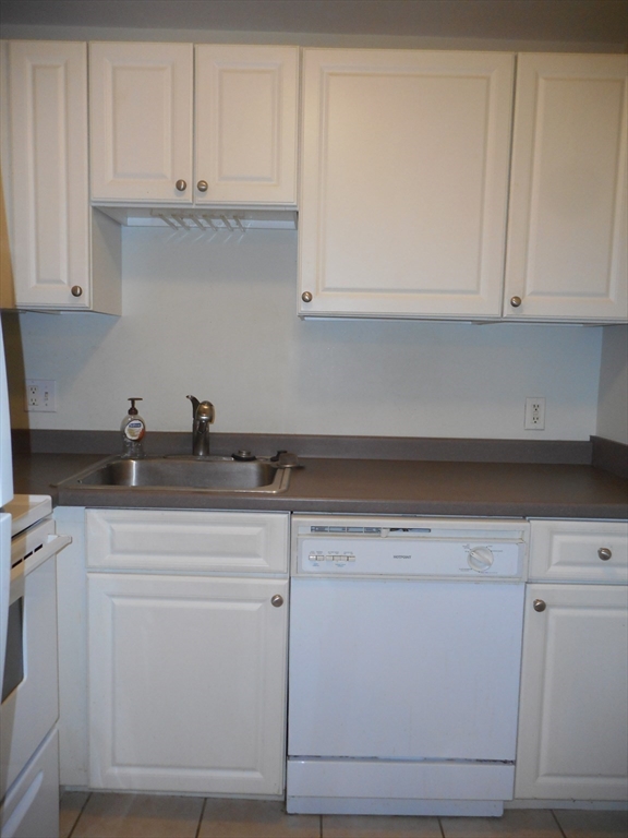 112 Sycamore St, Winter Hill