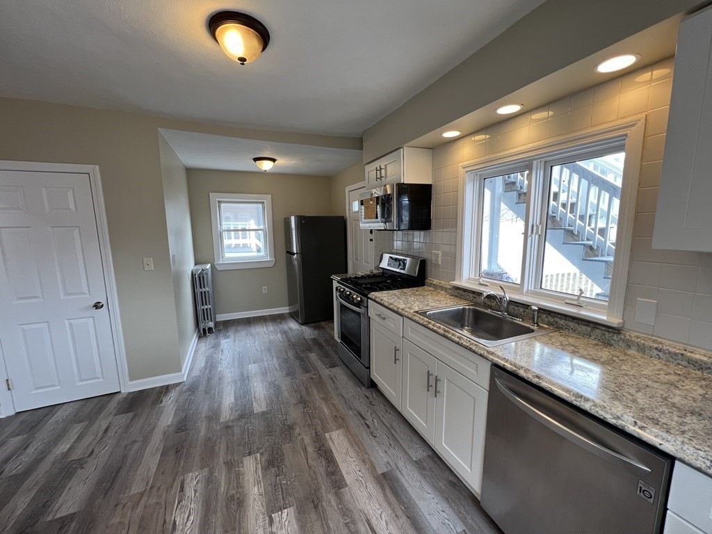 100 Walnut St, Glendale