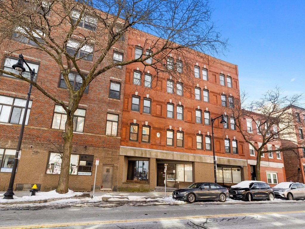 386 Commercial St, North End