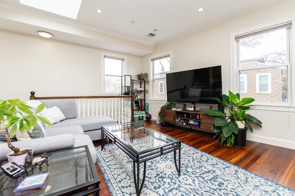55 Kelly Rd, Cambridgeport