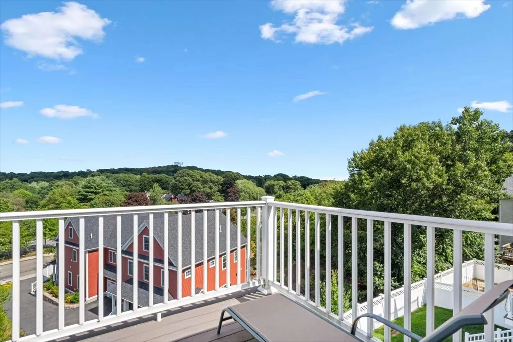 83 Orient, Arlington