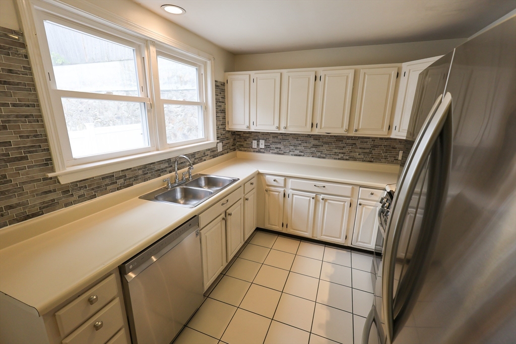 8 Mount Calvary Rd, Roslindale