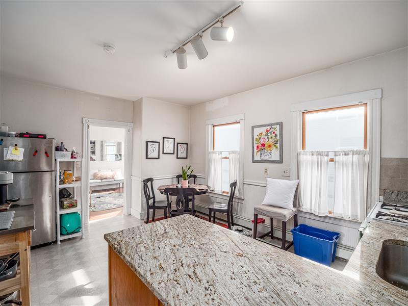 318 Beacon St, Ward Two