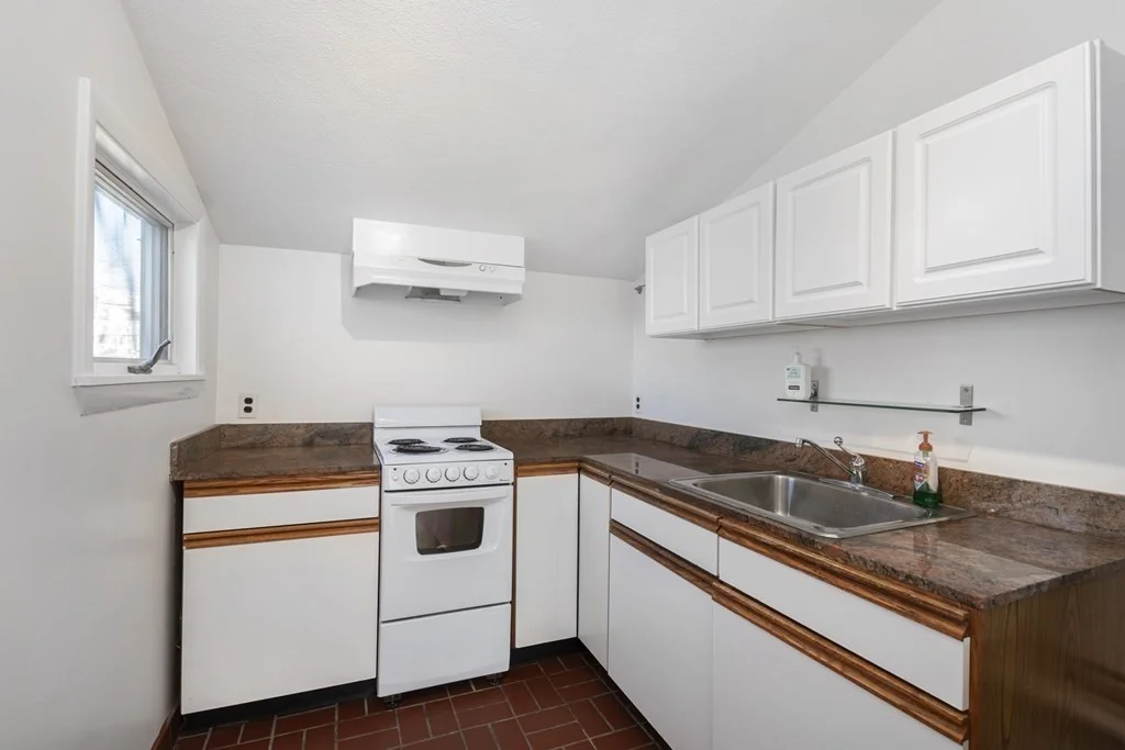 789 Shirley St, Winthrop