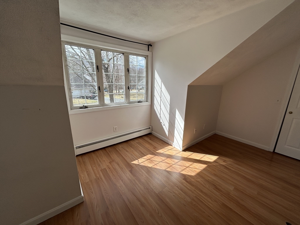 12 Homeward Ln, Natick