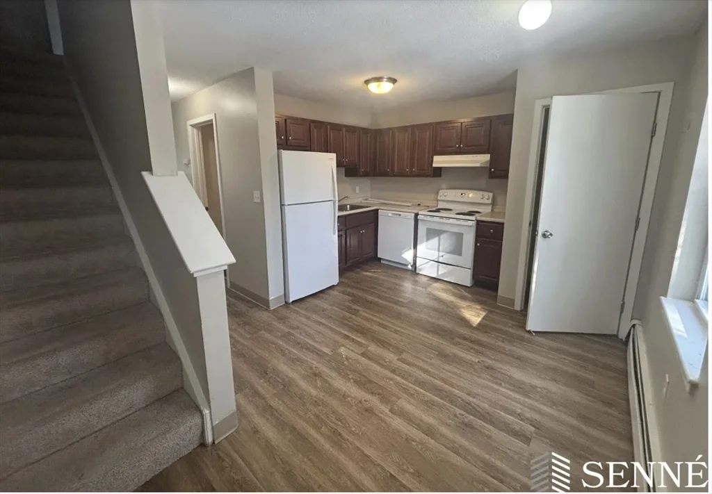65 Frank's Ln, Hanover