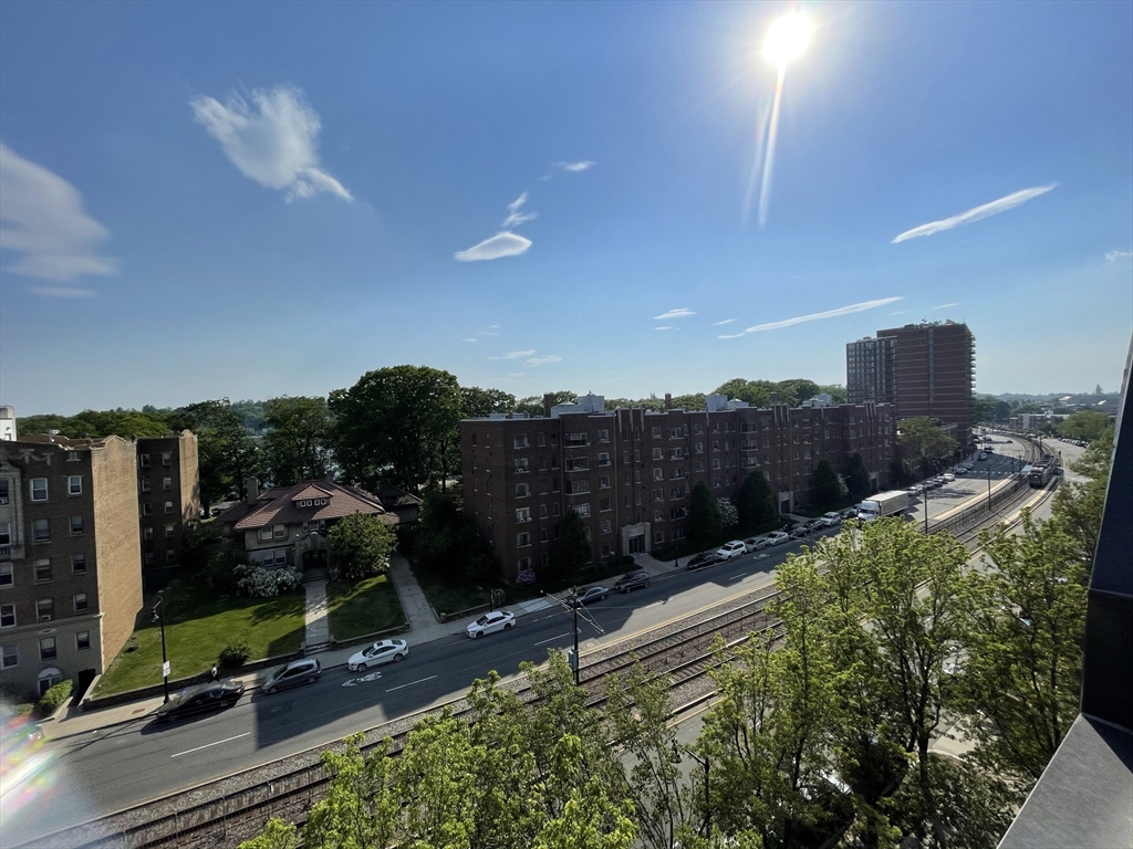 1933 Commonwealth Ave, Brighton