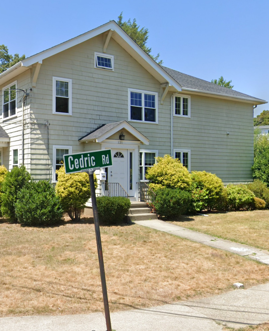 121 Cedric, Newton Center