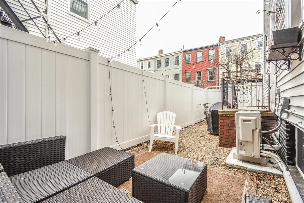 99 Bartlett St, Charlestown