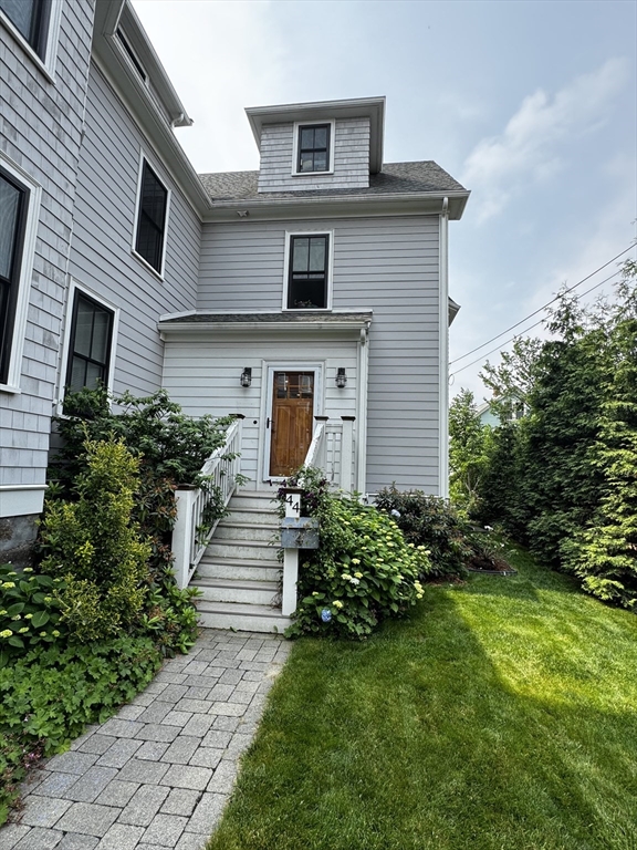 44 Evergreen St, Jamaica Plain