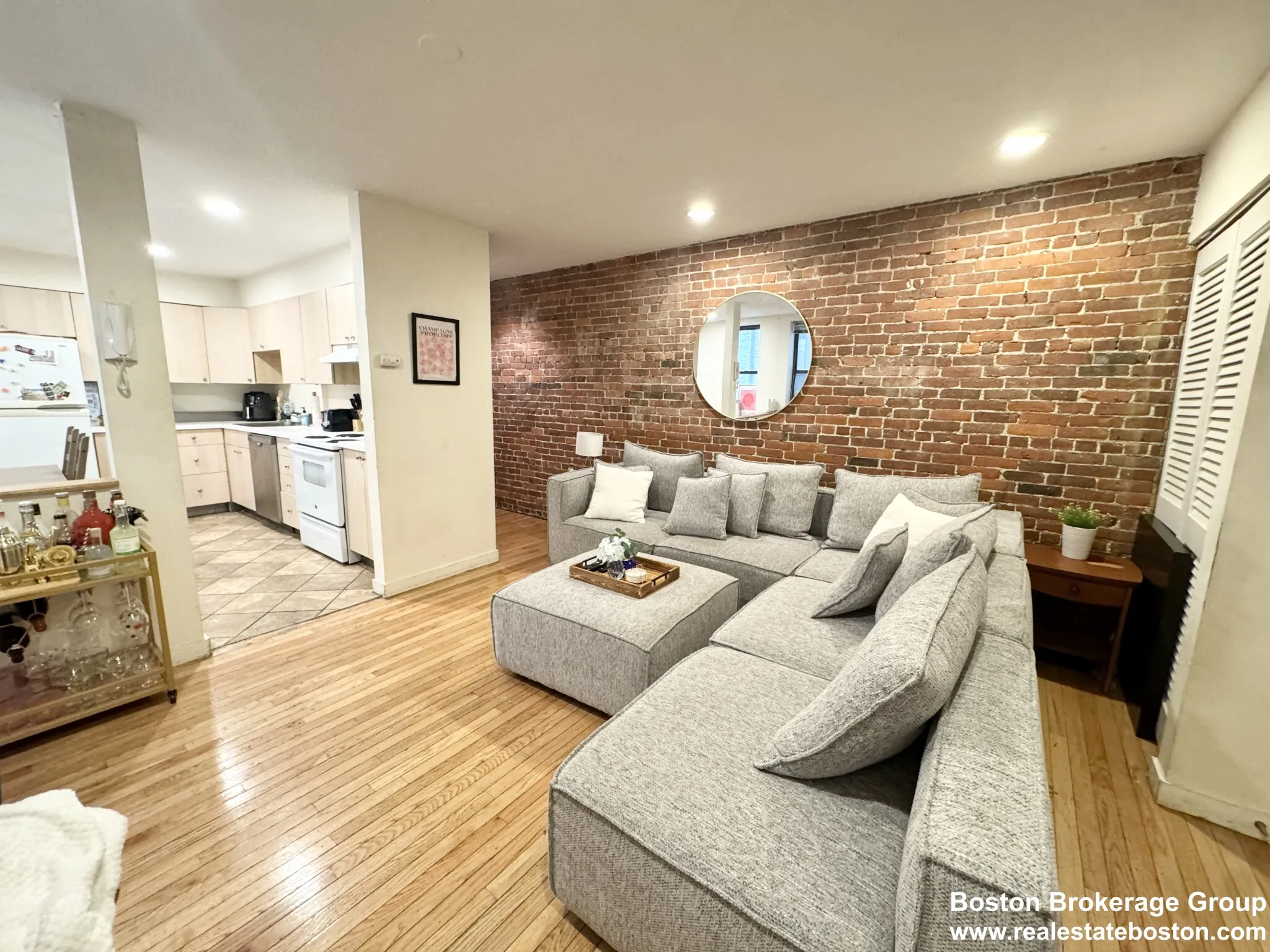 71 Gainsborough St, Fenway