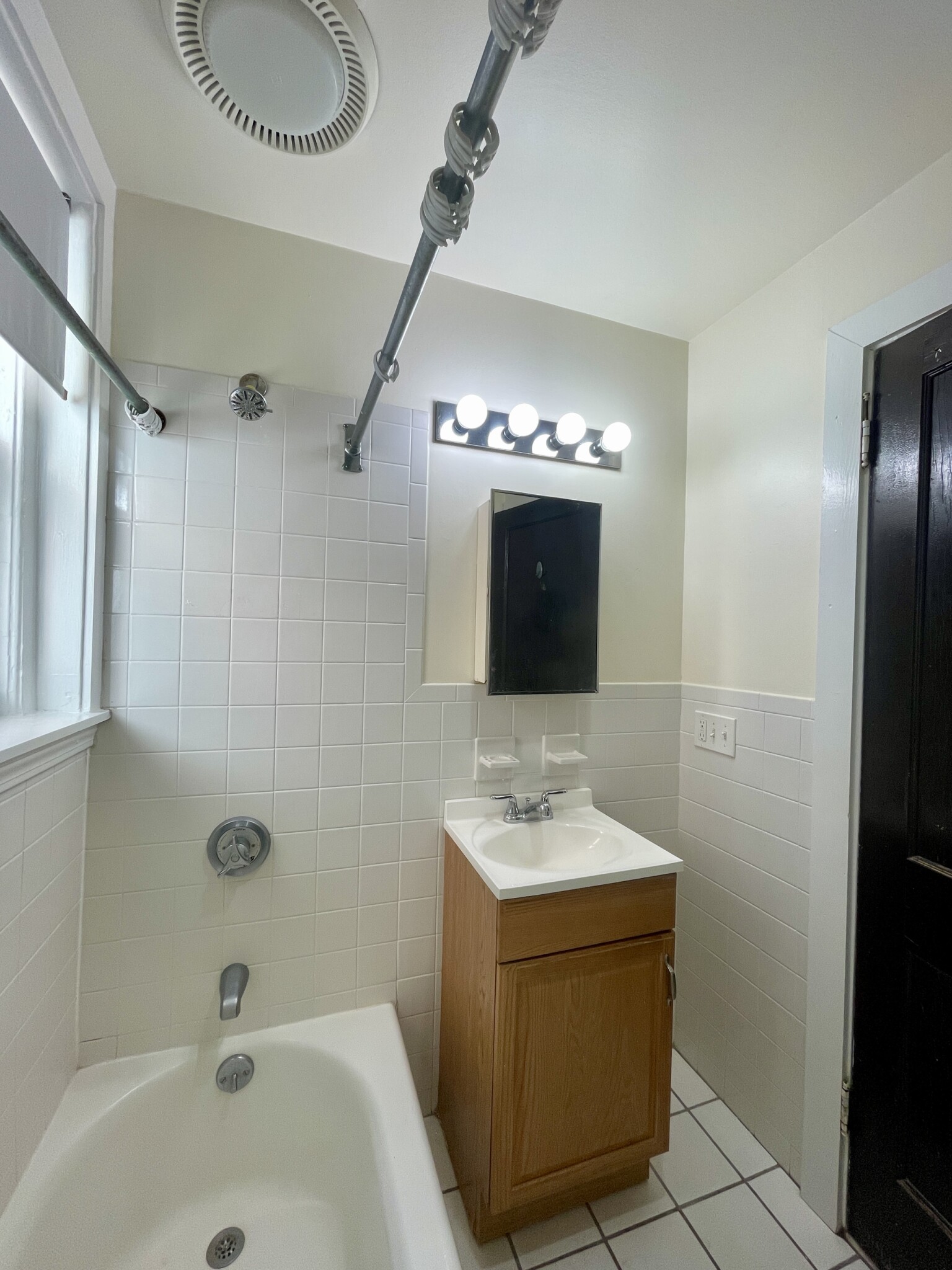 Studio bed, 1 bath apartment for rent at 1384 Commonwealth Ave Unit 14, Allston — photo 6 of 9